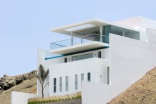 Casa en Playa del Golf / Arquitecto Javier Artadi
