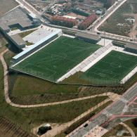 Club-de-futbol-Lau-Camisera-en-Zaragoza-peruarki-arquitectura-Photo-credit-Roland-Halbe-1