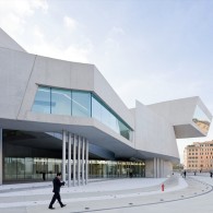 peruarki-arquitectura-italia-MAXXI-Museum-roma-Zaha-Hadid-Architects-1.jpg