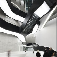 peruarki-arquitectura-italia-MAXXI-Museum-roma-Zaha-Hadid-Architects-14_thumb.jpg