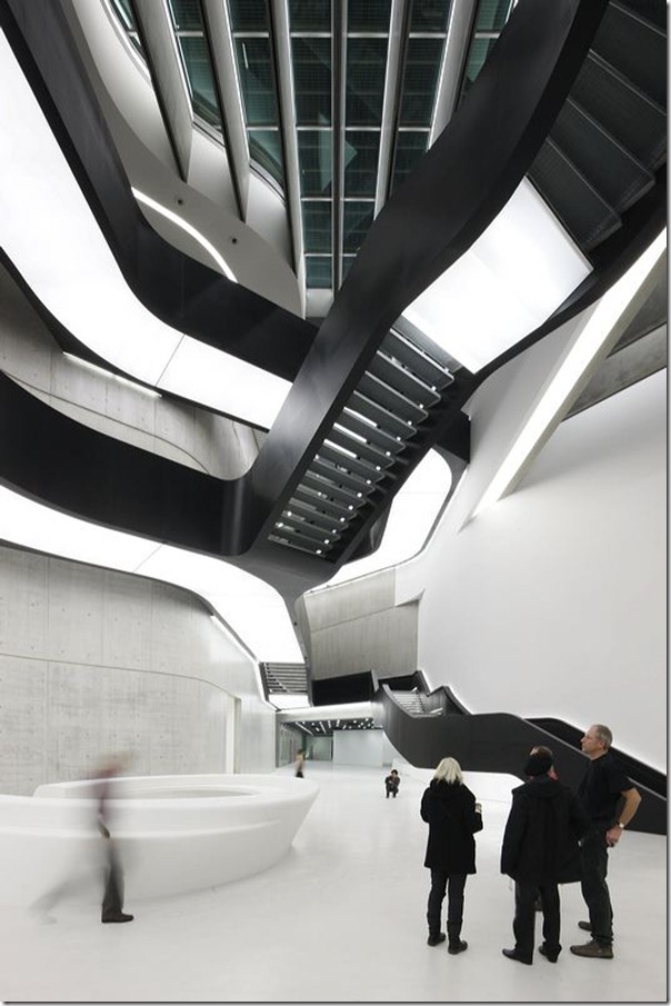 peruarki-arquitectura-italia-MAXXI-Museum-roma-Zaha-Hadid-Architects-14