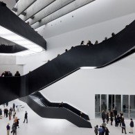 peruarki-arquitectura-italia-MAXXI-Museum-roma-Zaha-Hadid-Architects-4.jpg