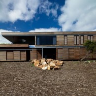 Casa Lineal de madera y acero por Architects EAT 2
