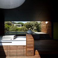 Casa Lineal de madera y acero por Architects EAT 4