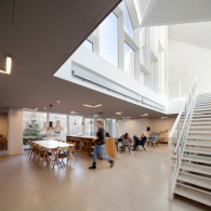Healthcare Centro para Pacientes con Cancer  por NORD Architects 3
