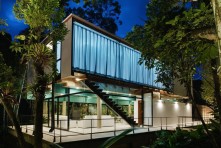 Casa en Iporanga en Brasil por Nitsche Arquitectos Asociados