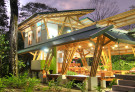 Casa Atrevida en Costa Rica por Luz de Piedra Arquitectos